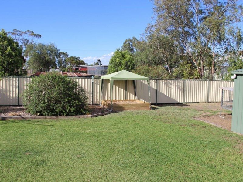 15 Hoffman Street, Roma QLD 4455