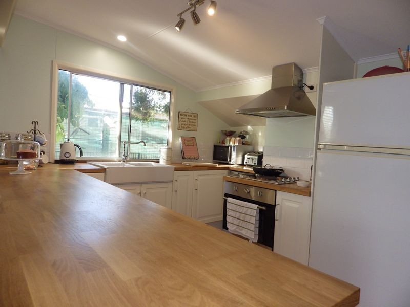 8 Gregory Street, Roma QLD 4455