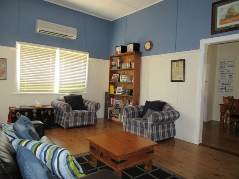 25 Spencer Street, Roma QLD 4455