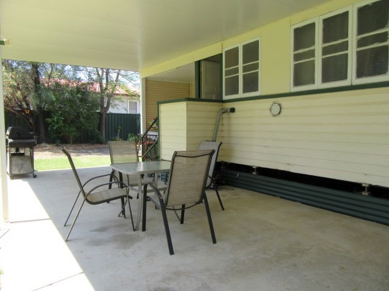 25 Spencer Street, Roma QLD 4455