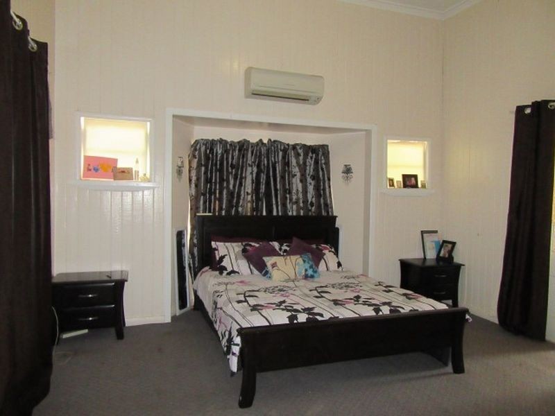 2-4 South Street, Roma QLD 4455