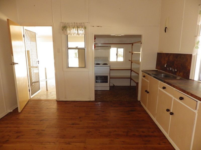 50 Gregory Street, Roma QLD 4455