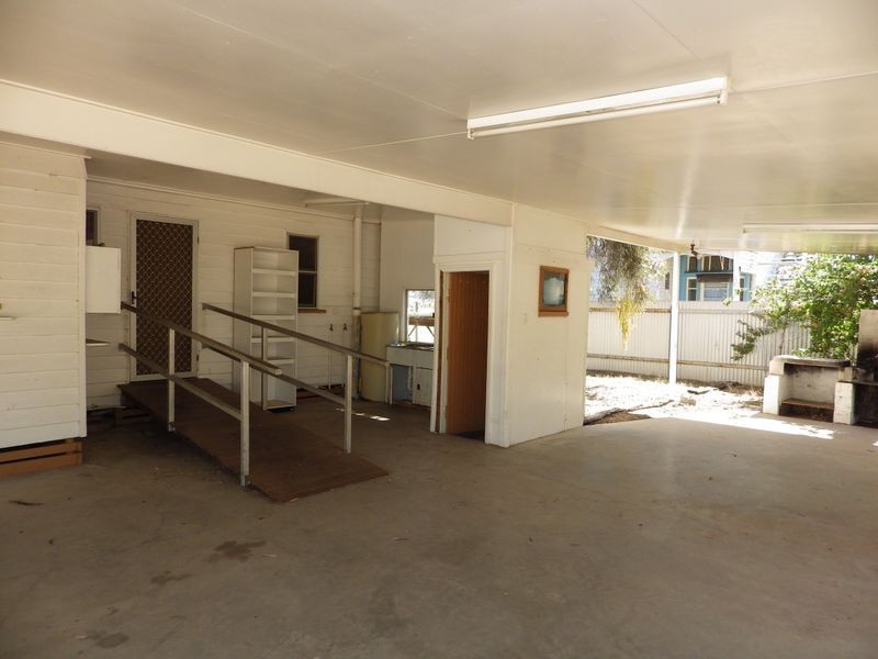 50 Gregory Street, Roma QLD 4455