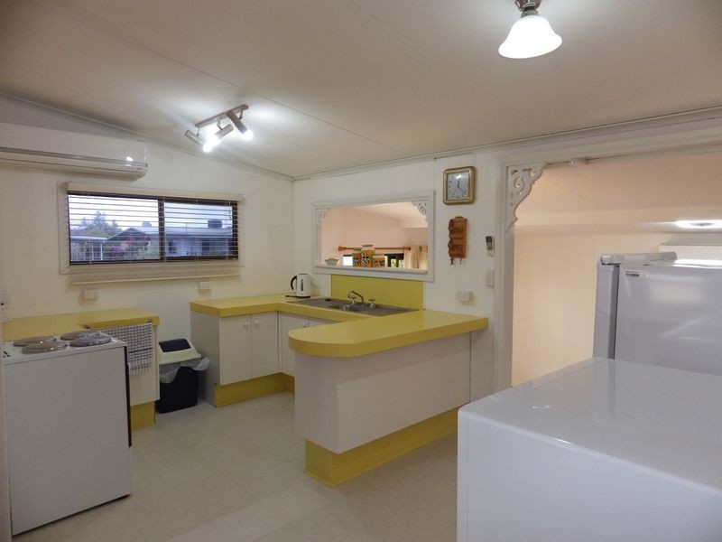 3 Robertson Street, Roma QLD 4455