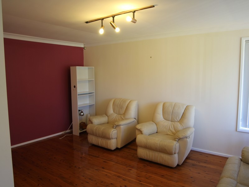 5 Noeline Avenue, Macquarie Fields NSW 2564