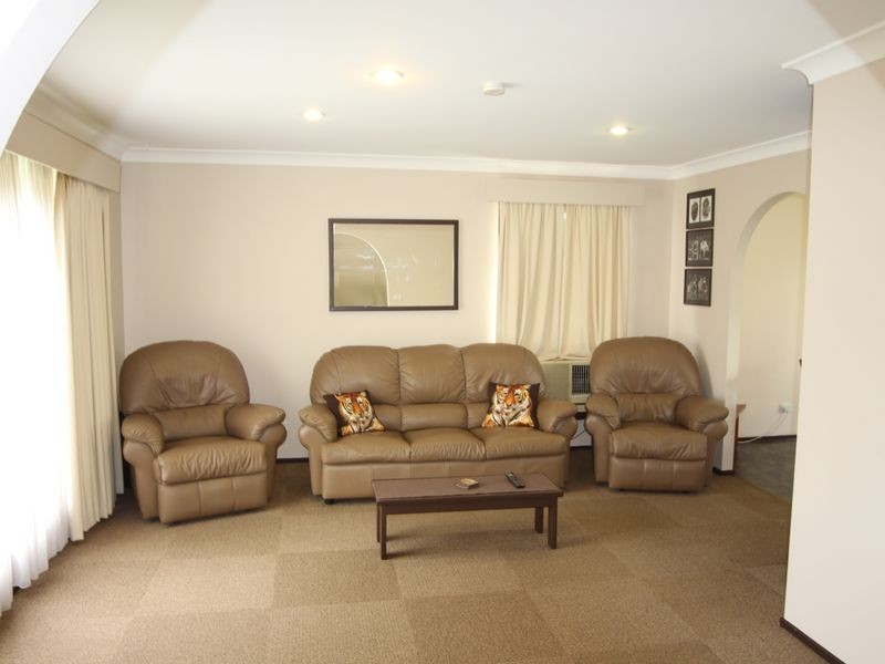 4 Irene Place, Ingleburn NSW 2565