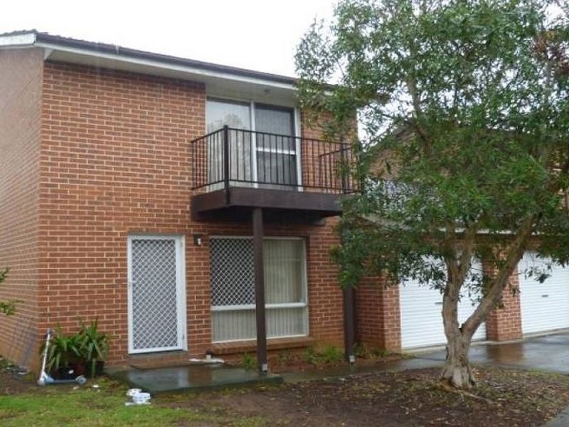 8/6-8 Second Avenue, Macquarie Fields NSW 2564