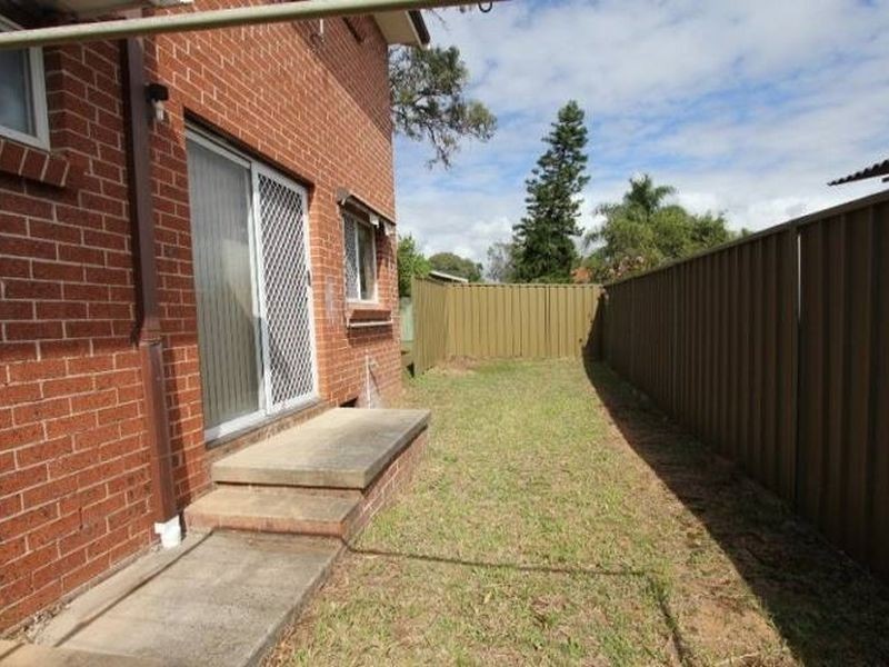 8/6-8 Second Avenue, Macquarie Fields NSW 2564