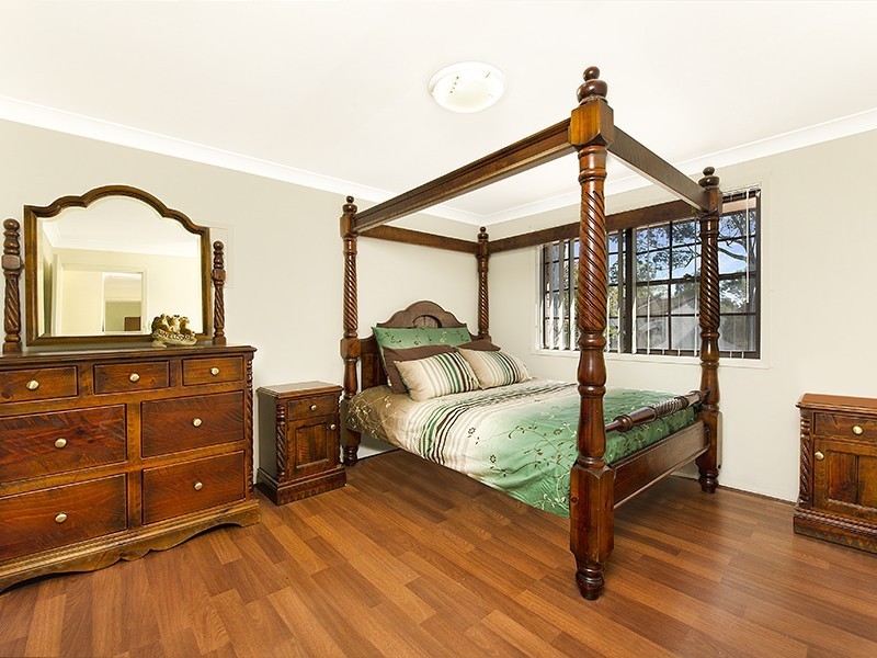 17 Clifford Crescent, Ingleburn NSW 2565