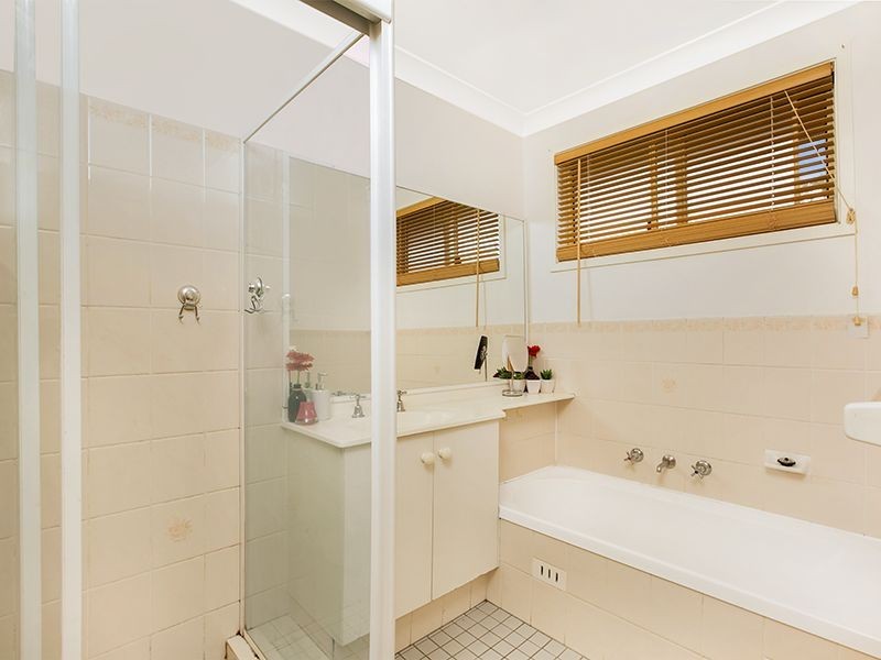 21 Blackwood Ave, Minto NSW 2566