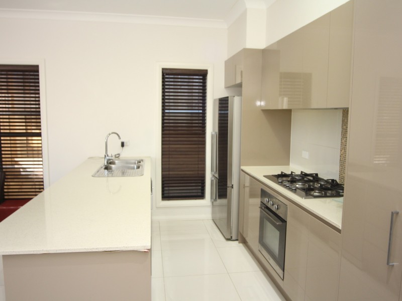 33 Woodroffe Street, Minto NSW 2566