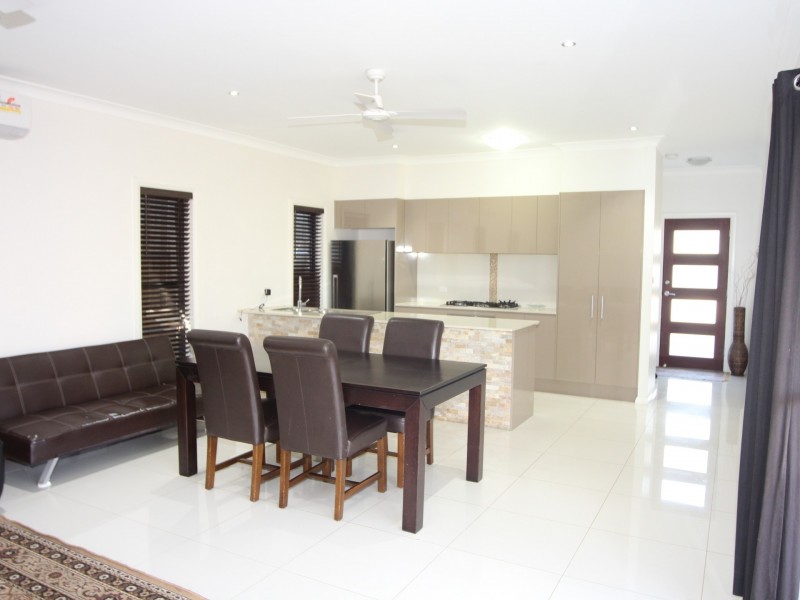 33 Woodroffe Street, Minto NSW 2566
