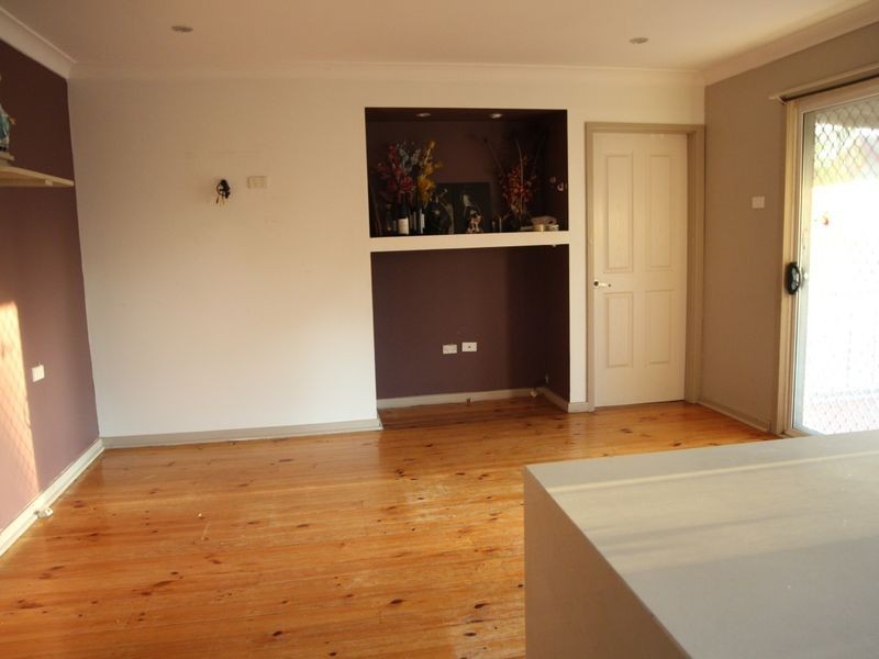 8 Paper Bark Place, Macquarie Fields NSW 2564