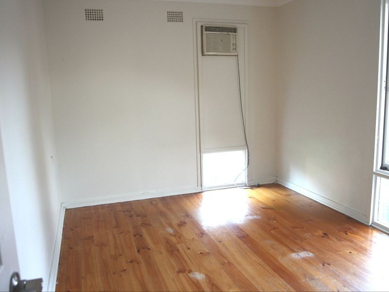 8 Paper Bark Place, Macquarie Fields NSW 2564