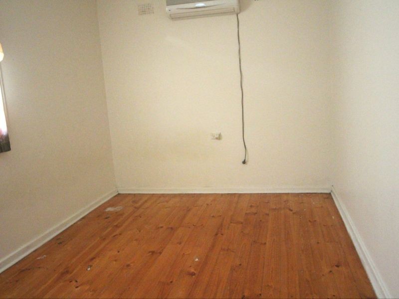 8 Paper Bark Place, Macquarie Fields NSW 2564