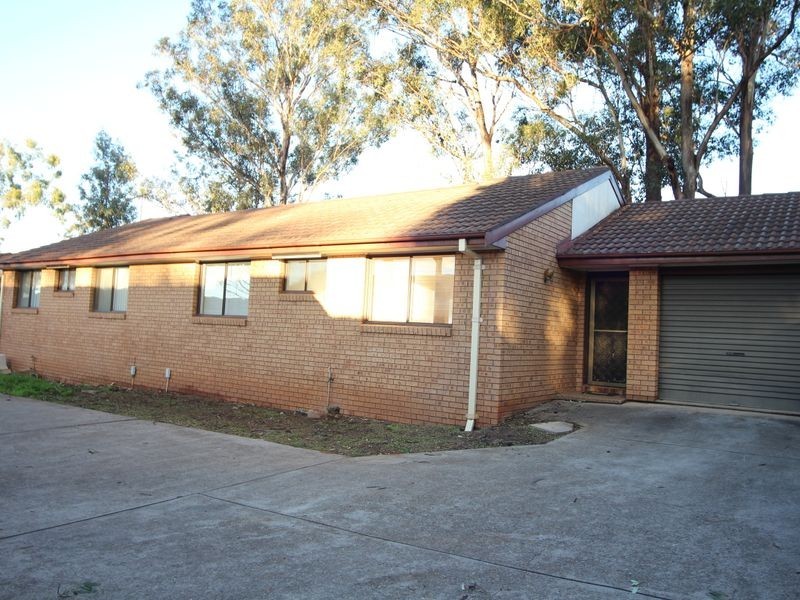 4/107 Chester Road, Ingleburn NSW 2565