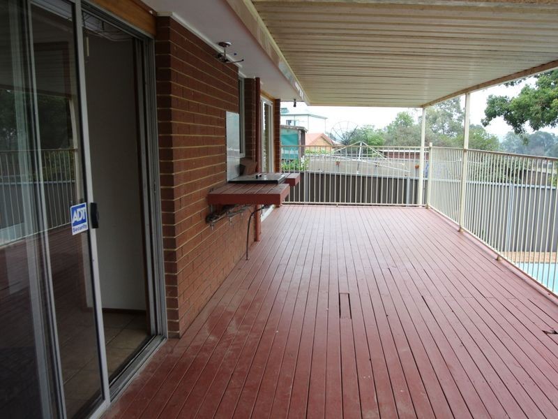 9 Boyer Place, Minto NSW 2566