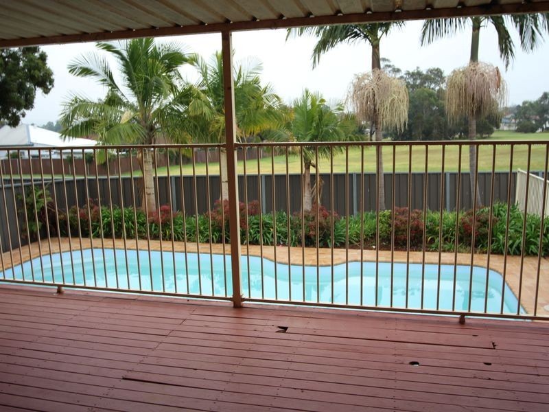 9 Boyer Place, Minto NSW 2566
