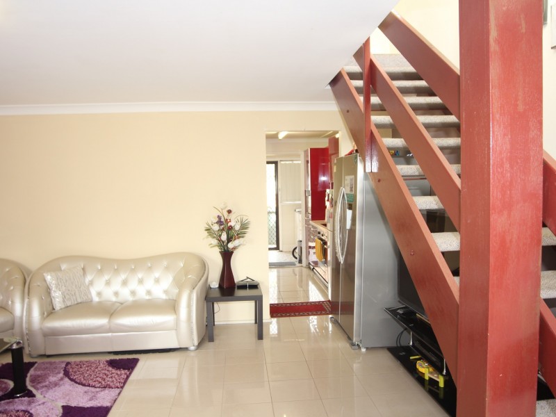 4/6 Cumberland Road, Ingleburn NSW 2565