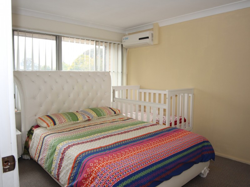4/6 Cumberland Road, Ingleburn NSW 2565