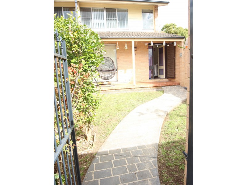 4/6 Cumberland Road, Ingleburn NSW 2565