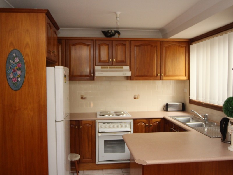 32B Hyacinth Avenue, Macquarie Fields NSW 2564