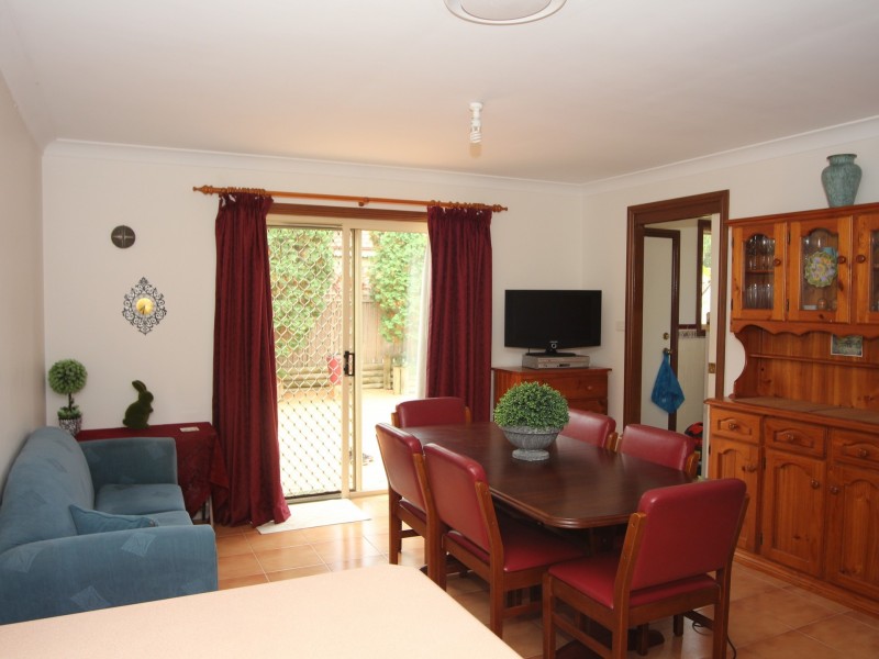 32B Hyacinth Avenue, Macquarie Fields NSW 2564