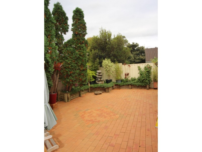 32B Hyacinth Avenue, Macquarie Fields NSW 2564