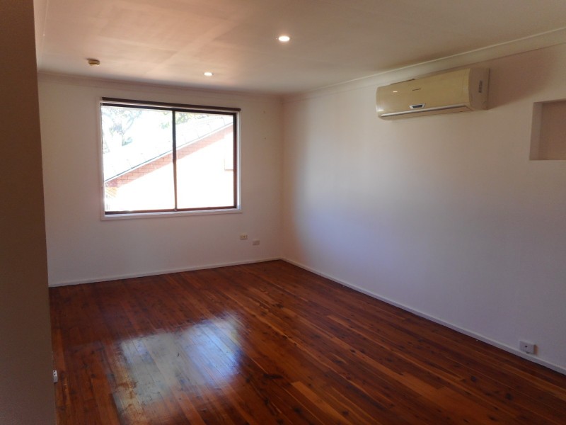 25 Benham Road, Minto NSW 2566