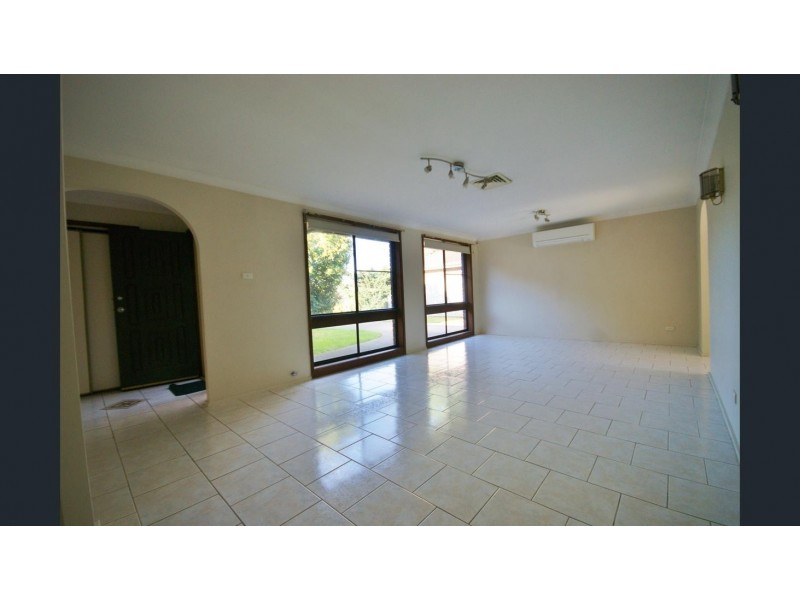 5 Canna Place, St Andrews NSW 2566