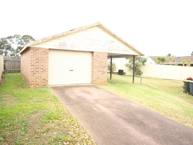 6 Troon Place, St Andrews NSW 2566