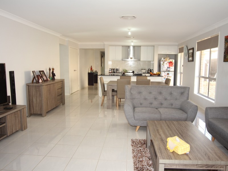 35 Gawler Avenue, Minto NSW 2566