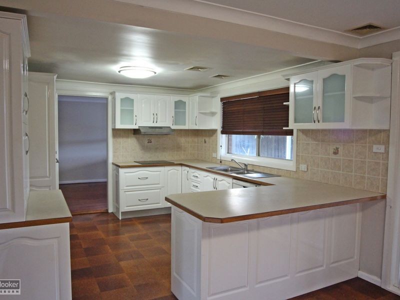 22 Fergusson St, Glenfield NSW 2167