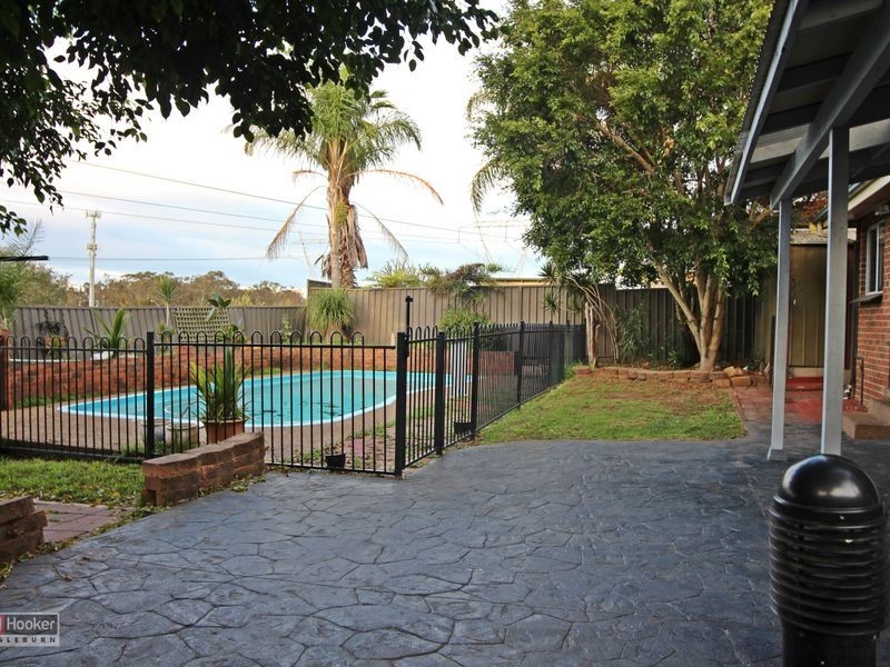 22 Fergusson St, Glenfield NSW 2167