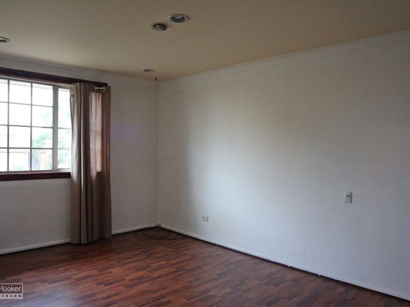 22 Fergusson St, Glenfield NSW 2167