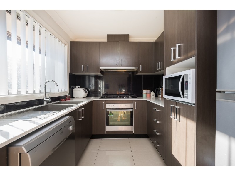 6B Blenheim Avenue, Rooty Hill NSW 2766