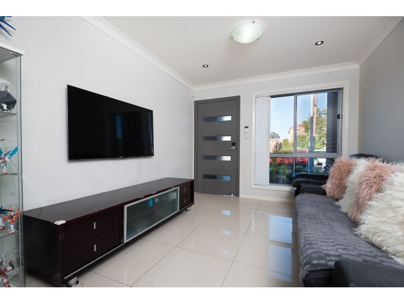 6B Blenheim Avenue, Rooty Hill NSW 2766