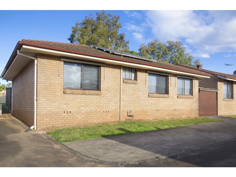 11/4 Dotterel Place, Ingleburn NSW 2565