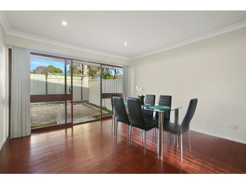 11/4 Dotterel Place, Ingleburn NSW 2565