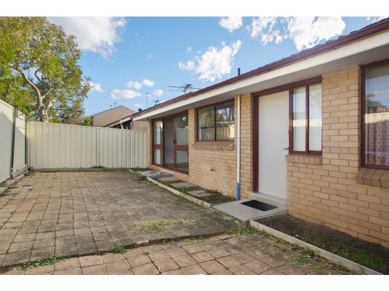 11/4 Dotterel Place, Ingleburn NSW 2565