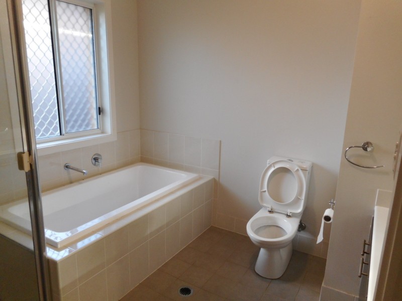 6 Perisher Circuit, Minto NSW 2566