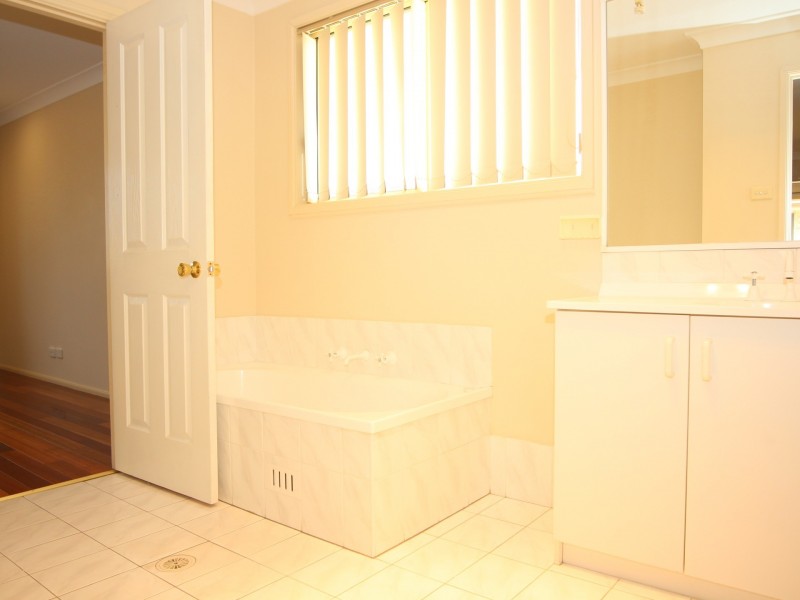 5 William Campbell Ave, Harrington Park NSW 2567