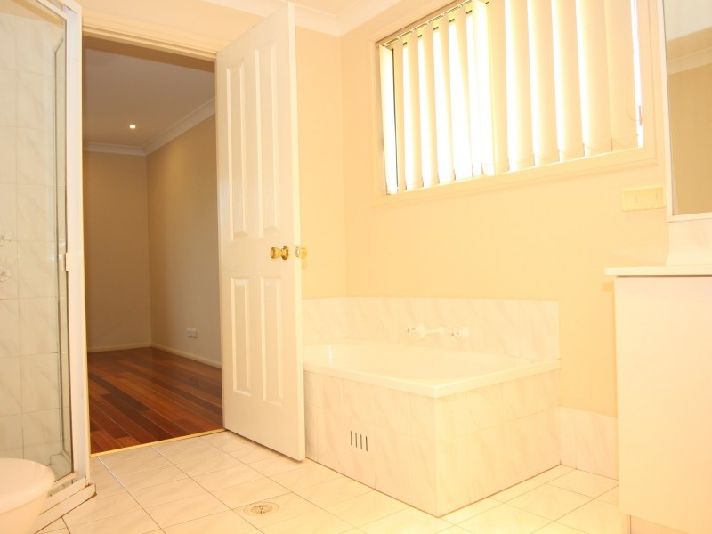 5 William Campbell Ave, Harrington Park NSW 2567