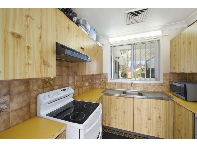 6/12 Bensley Road, Macquarie Fields NSW 2564