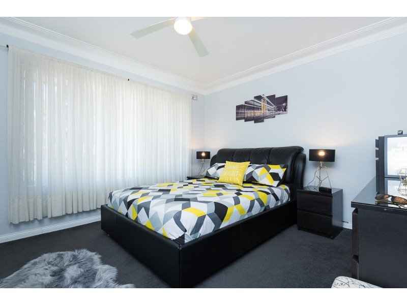 40 Tallowwood Crescent, Bradbury NSW 2560