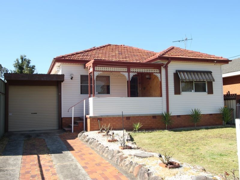 16 Phyllis Street, Minto NSW 2566