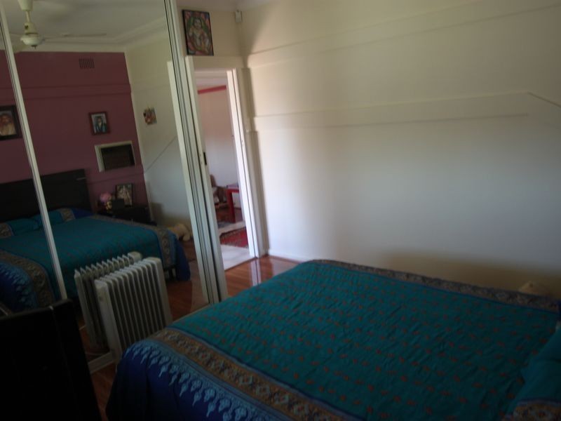 16 Phyllis Street, Minto NSW 2566