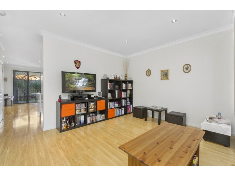 8/2 Jaclyn Street, Ingleburn NSW 2565