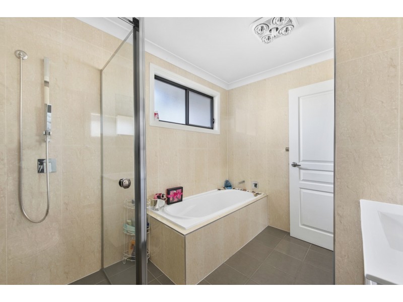8/2 Jaclyn Street, Ingleburn NSW 2565