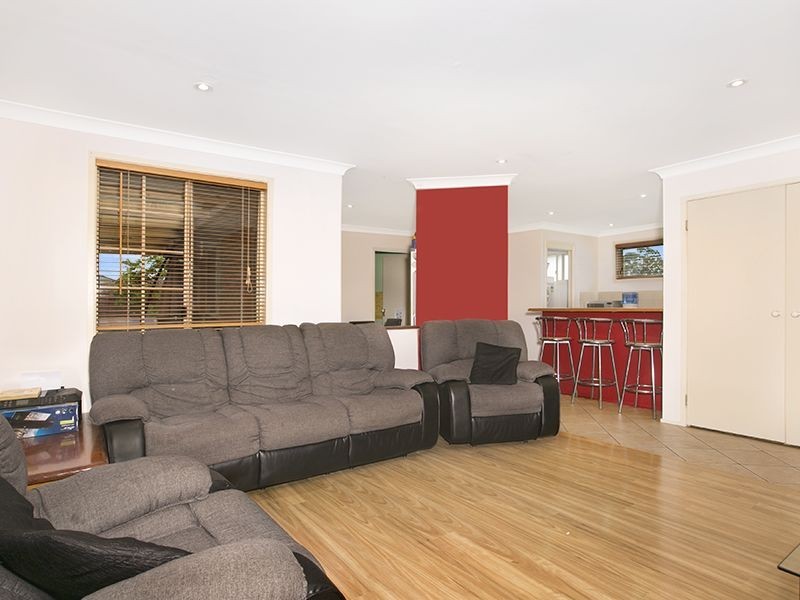 21 Blackwood Ave, Minto NSW 2566